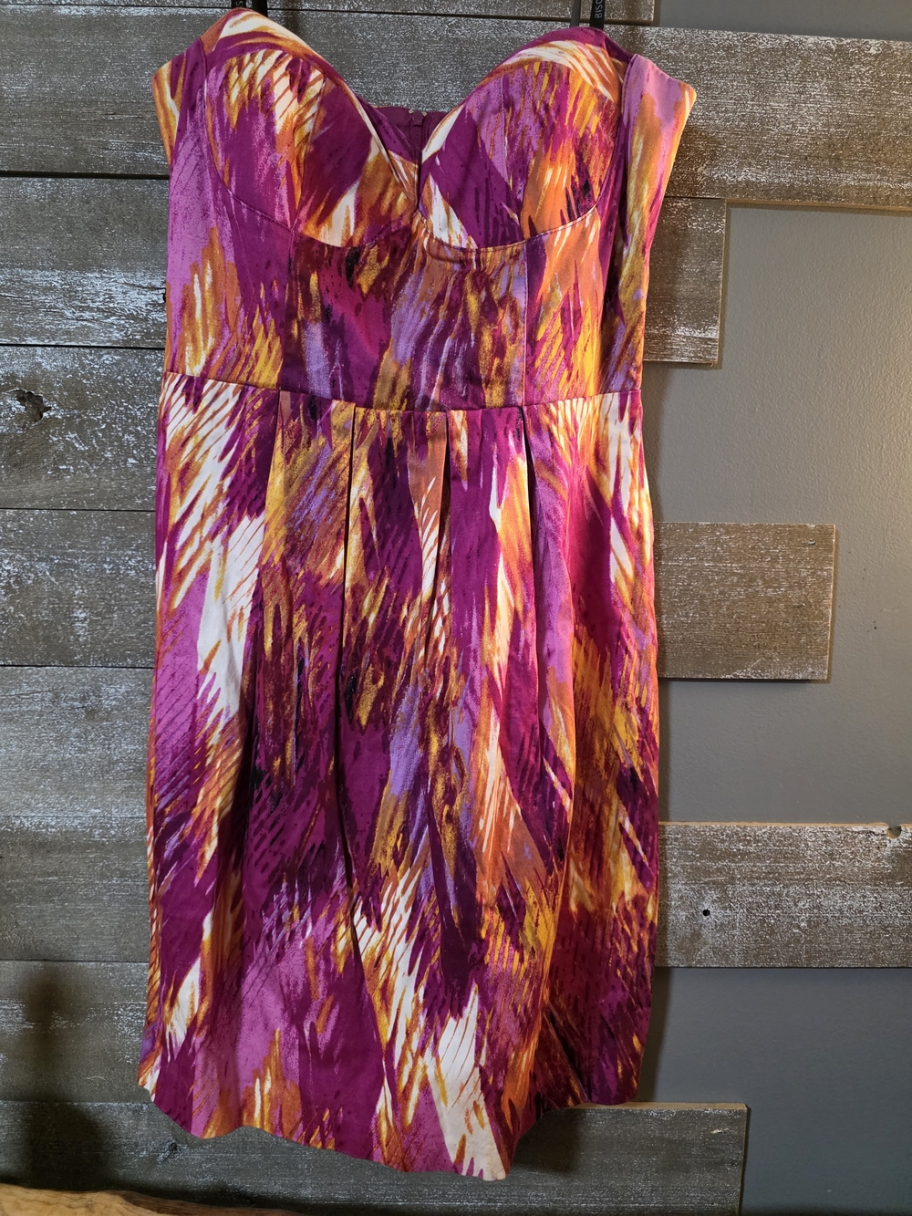 Bisou Bisou Strapless Dress in Magenta, Gold & White Abstract Print